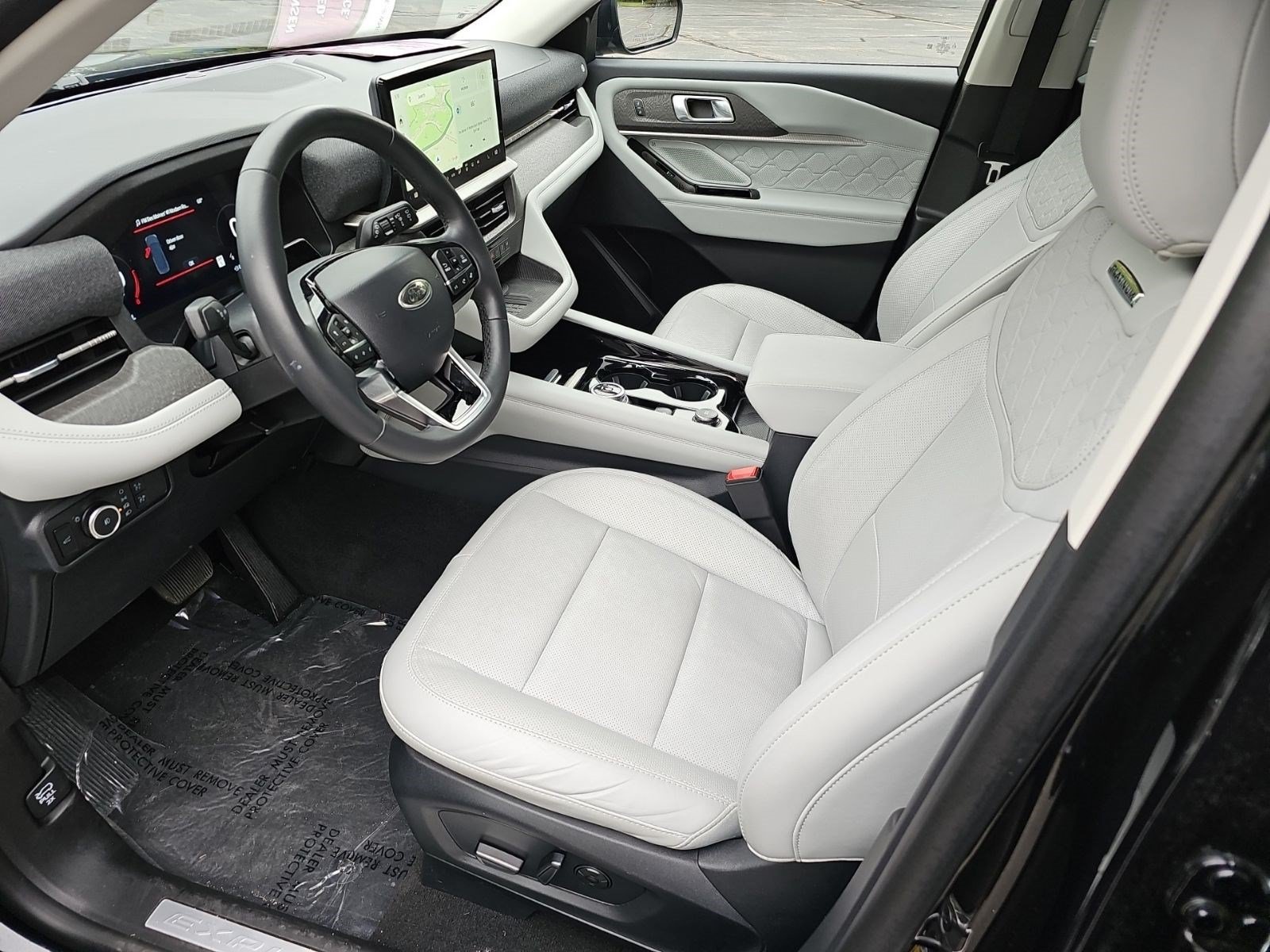 Used 2025 Ford Explorer Platinum w/ LUX Leather Package AWD/4WD image 19