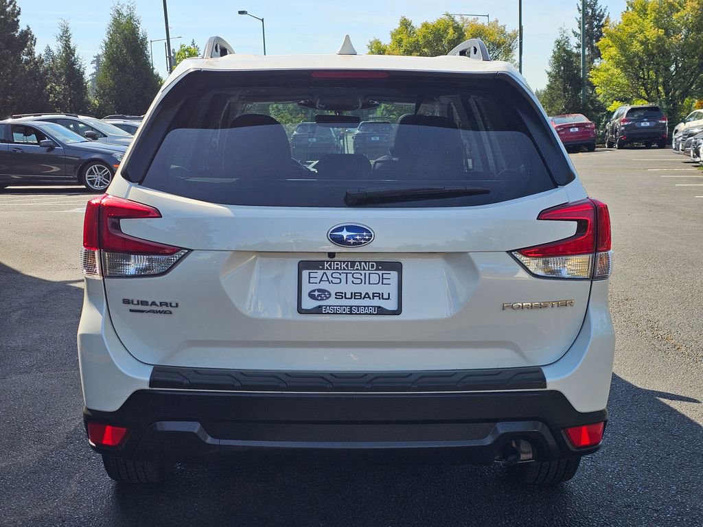 Used 2023 Subaru Forester Premium AWD/4WD image 6