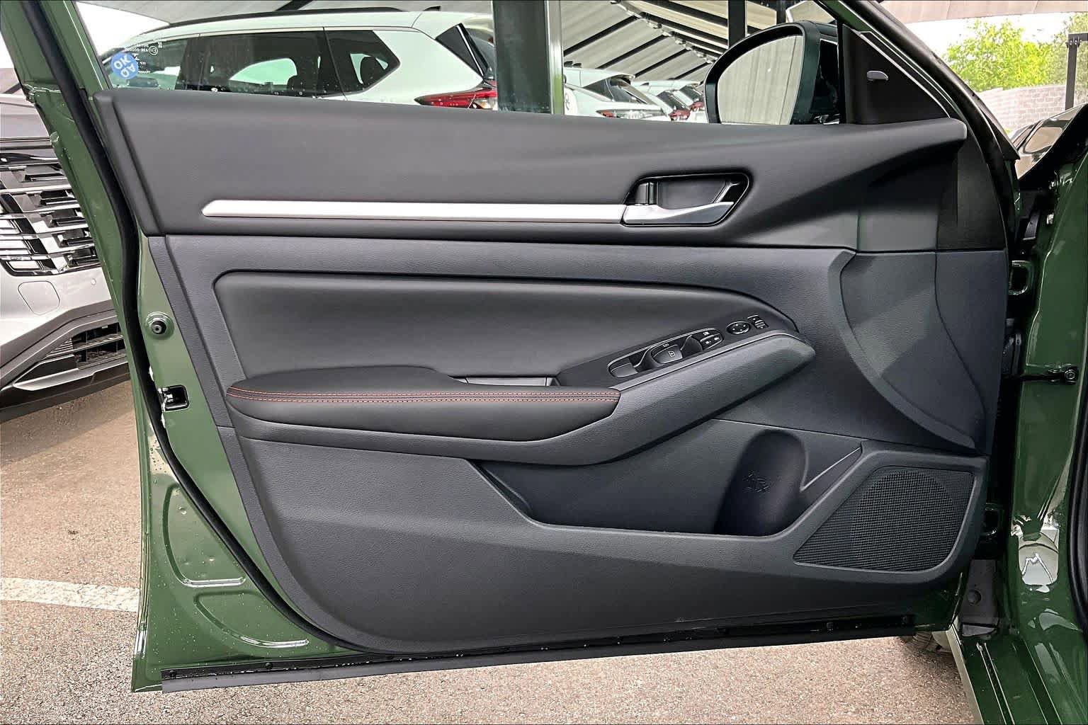 New 2026 Nissan Altima 2.5 SR FWD image 13