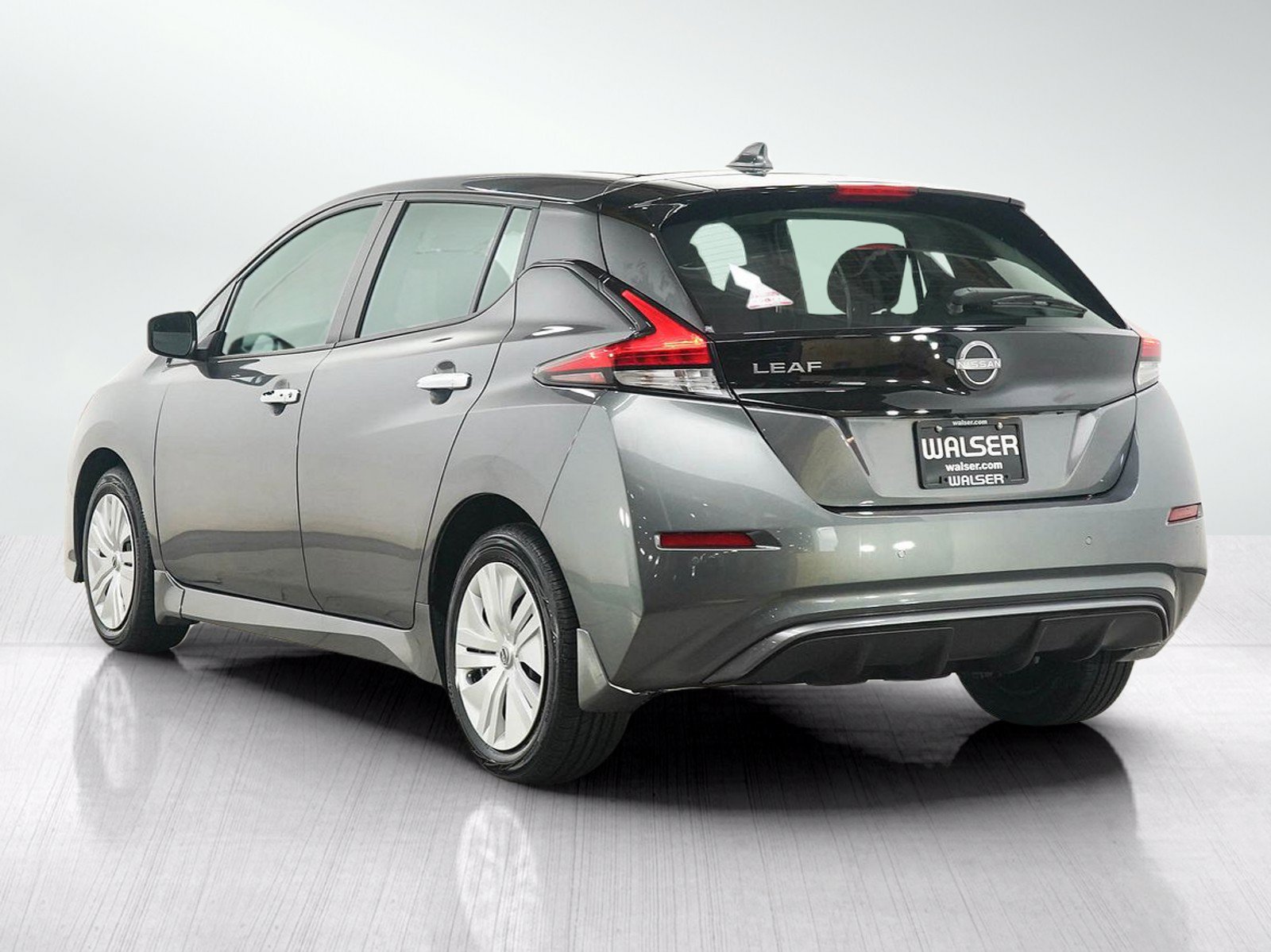 Used 2025 Nissan Leaf S FWD image 3