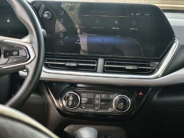 Used 2025 Chevrolet Trax ACTIV w/ Driver Confidence Package FWD image 18