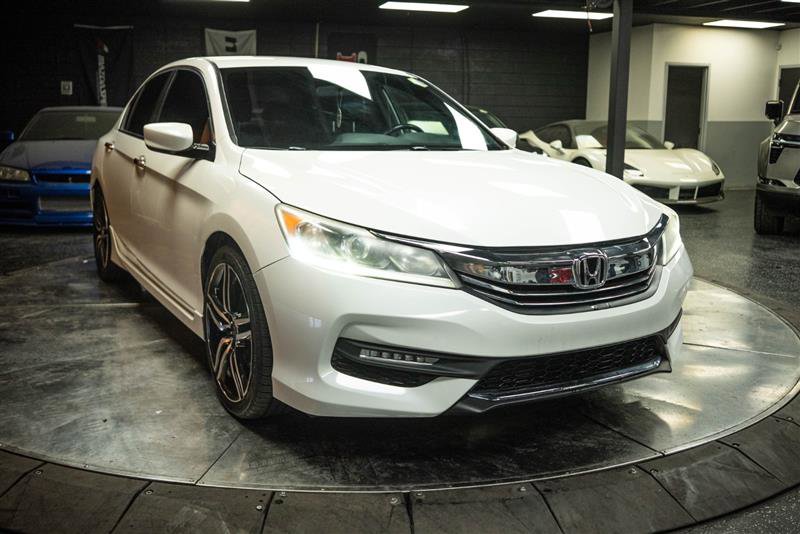 Used 2017 Honda Accord Sport image 5
