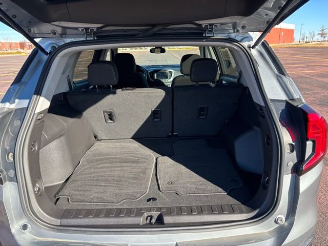 Used 2024 GMC Terrain SLE image 20