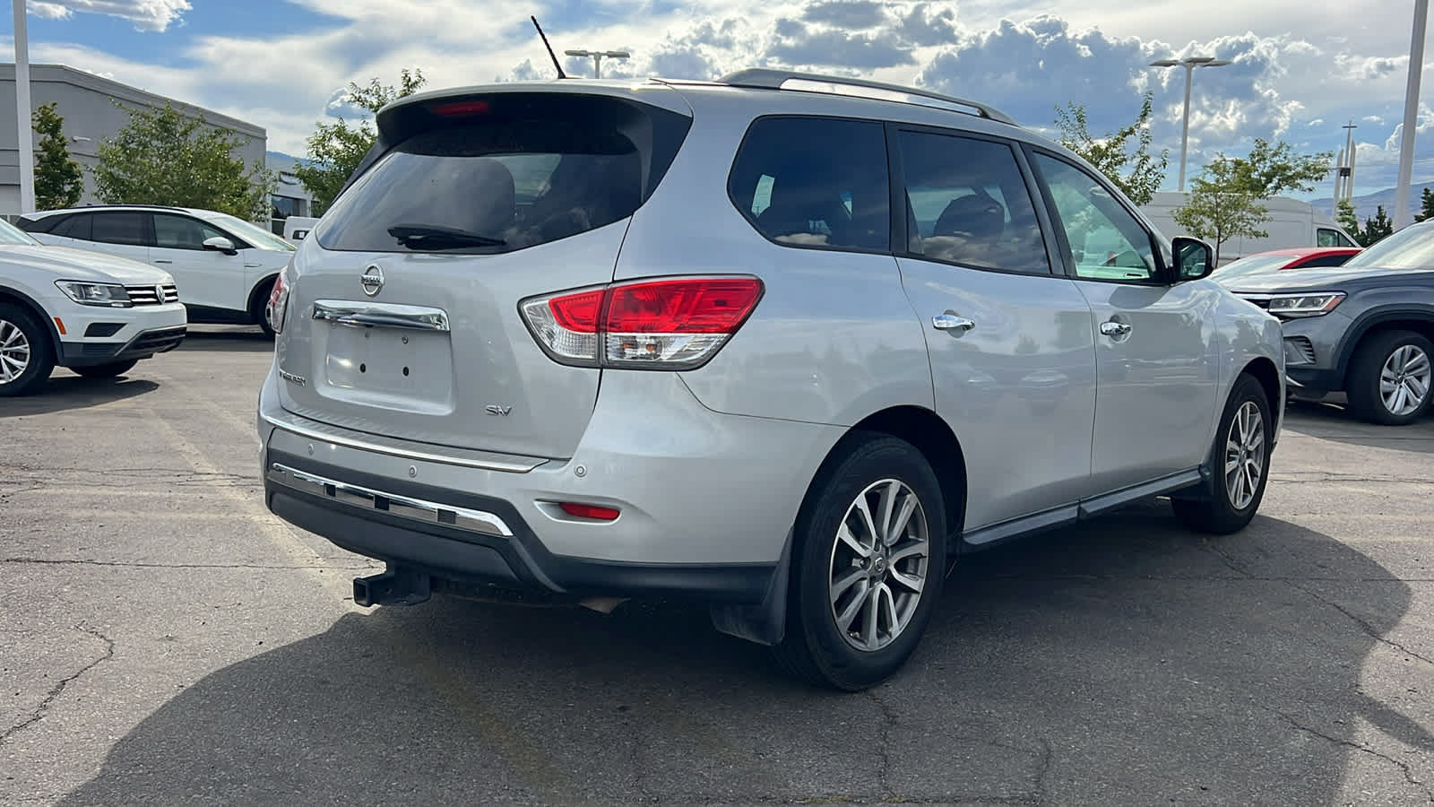 Used 2016 Nissan Pathfinder SV FWD image 5