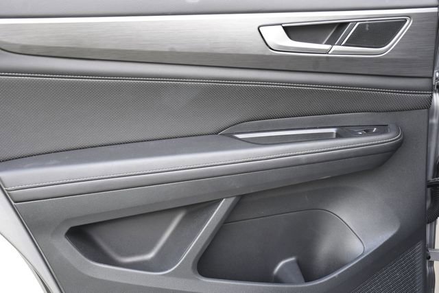 Used 2025 Volkswagen Atlas Cross Sport SE image 24