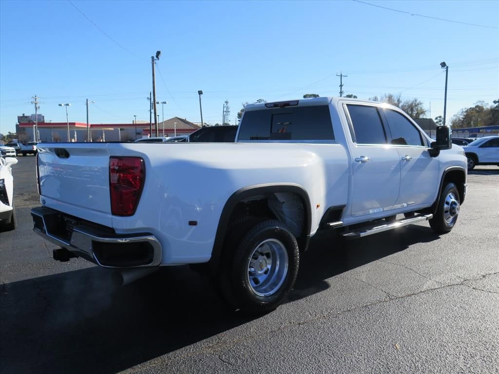 Used 2025 Chevrolet Silverado 3500 LTZ w/ LTZ Plus Package image 3
