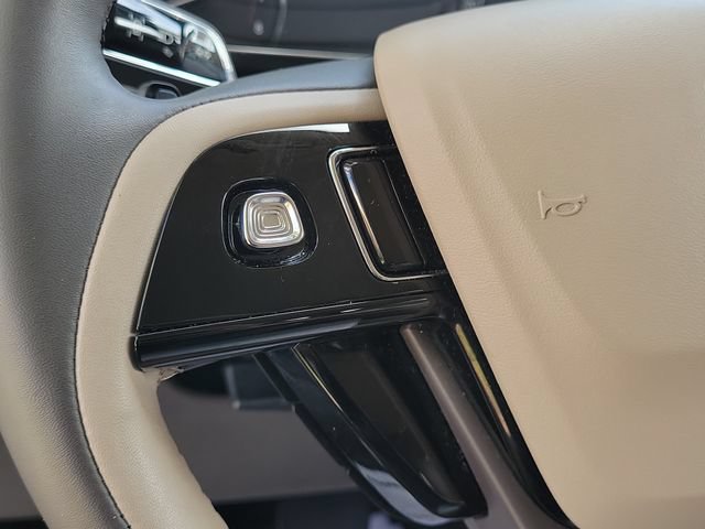 Certified 2022 Lincoln Corsair FWD w/ Equipment Group 101A image 18