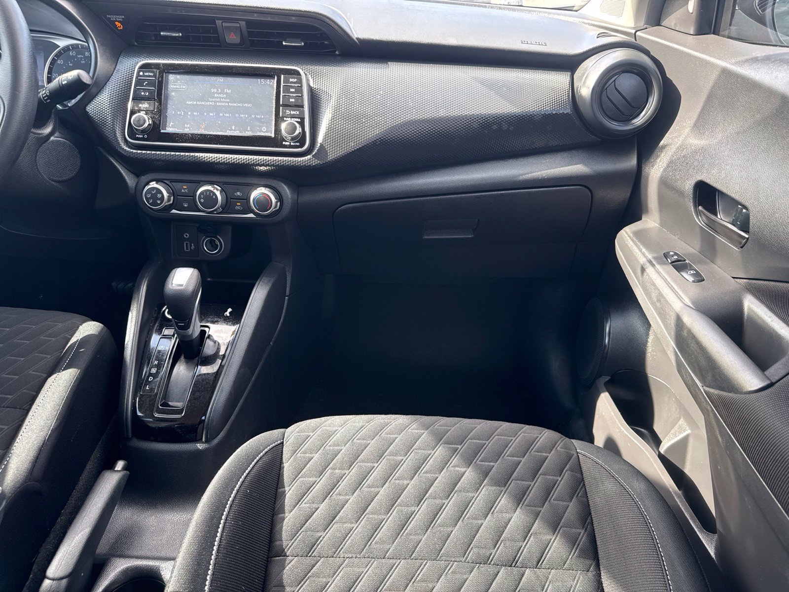 Used 2022 Nissan Kicks S FWD image 23