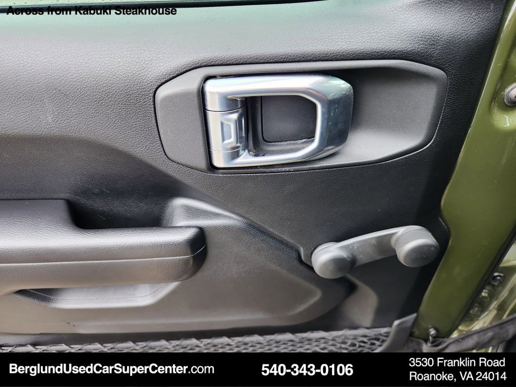 Used 2021 Jeep Wrangler Sport image 17