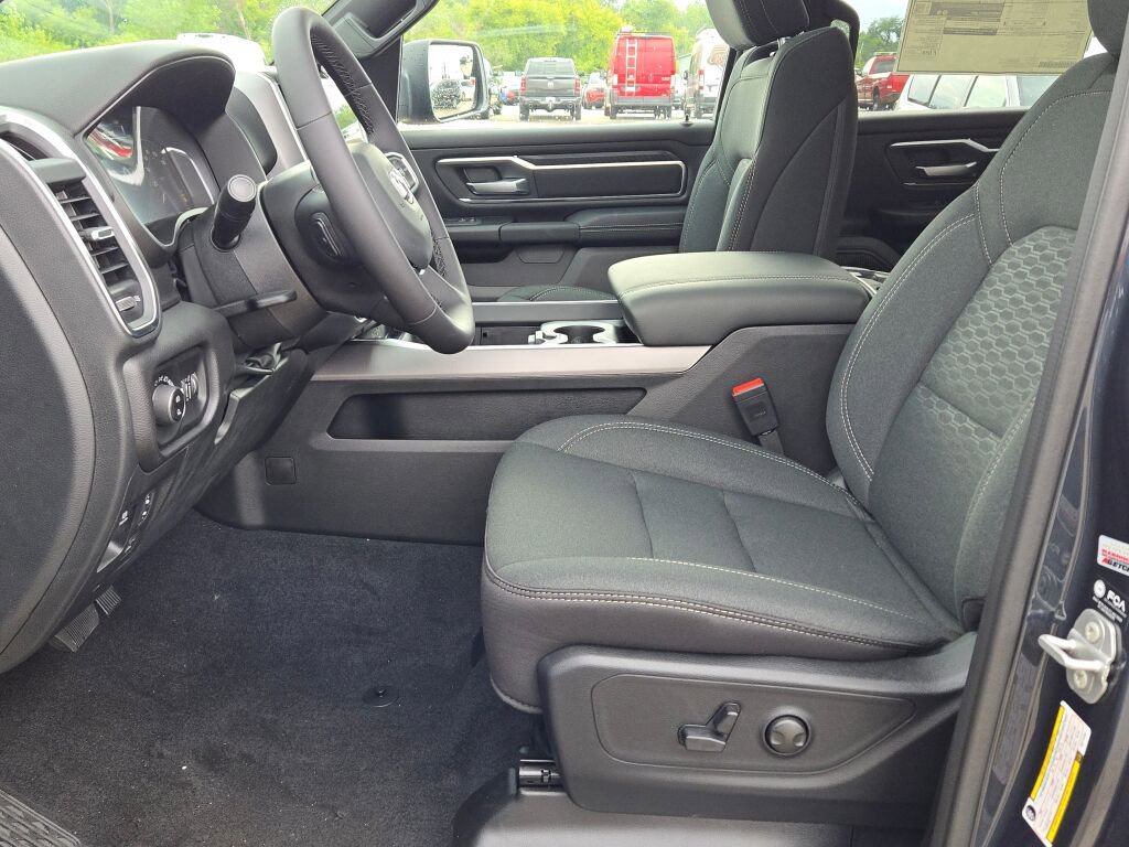 New 2026 RAM 1500 4x4 Crew Cab image 22