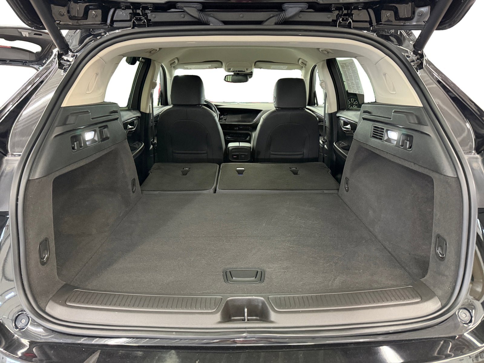 Used 2023 Buick Envision Essence AWD/4WD image 26