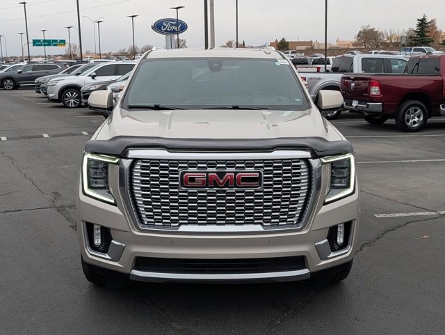 Used 2022 GMC Yukon XL Denali w/ Denali Ultimate Package image 3
