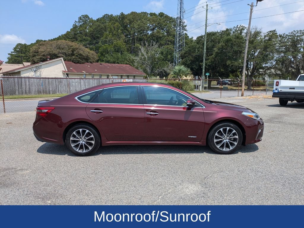 Used 2018 Toyota Avalon XLE Premium FWD image 3