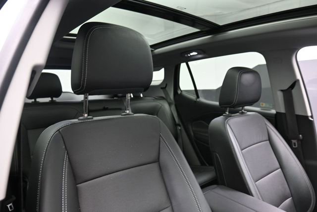 Used 2023 GMC Terrain SLT w/ Tech Package FWD image 28