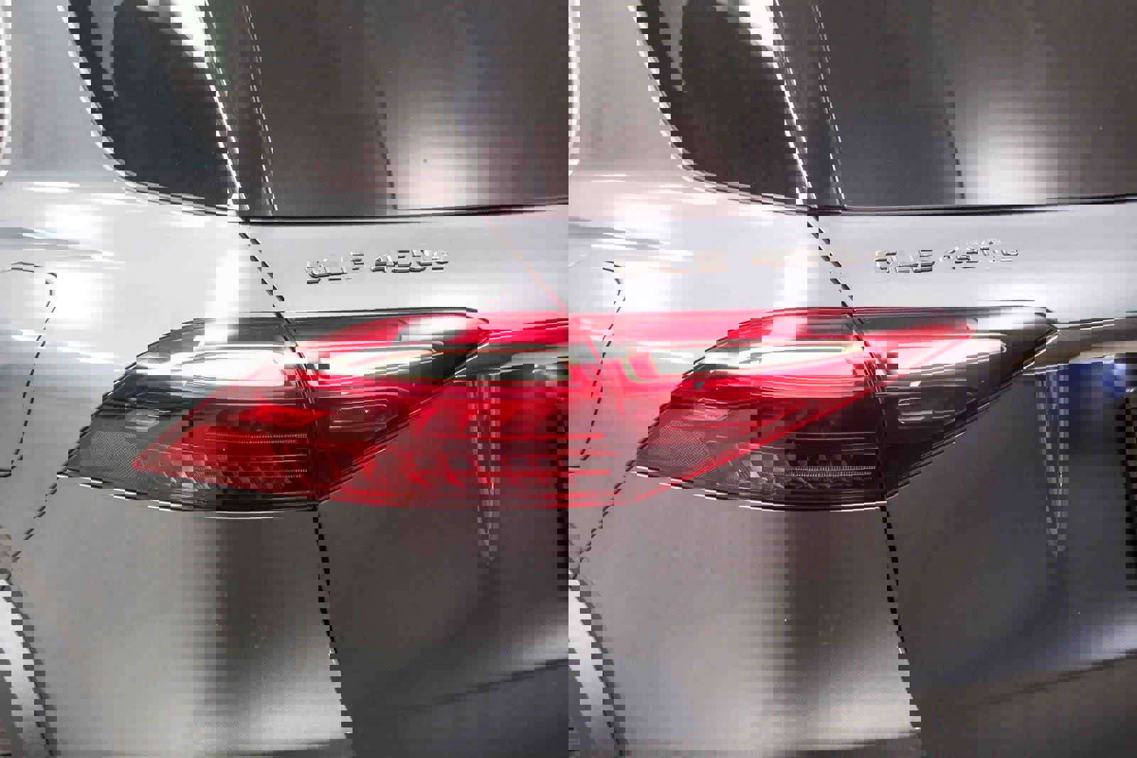 Used 2025 Mercedes-Benz GLE 450e 4MATIC image 7