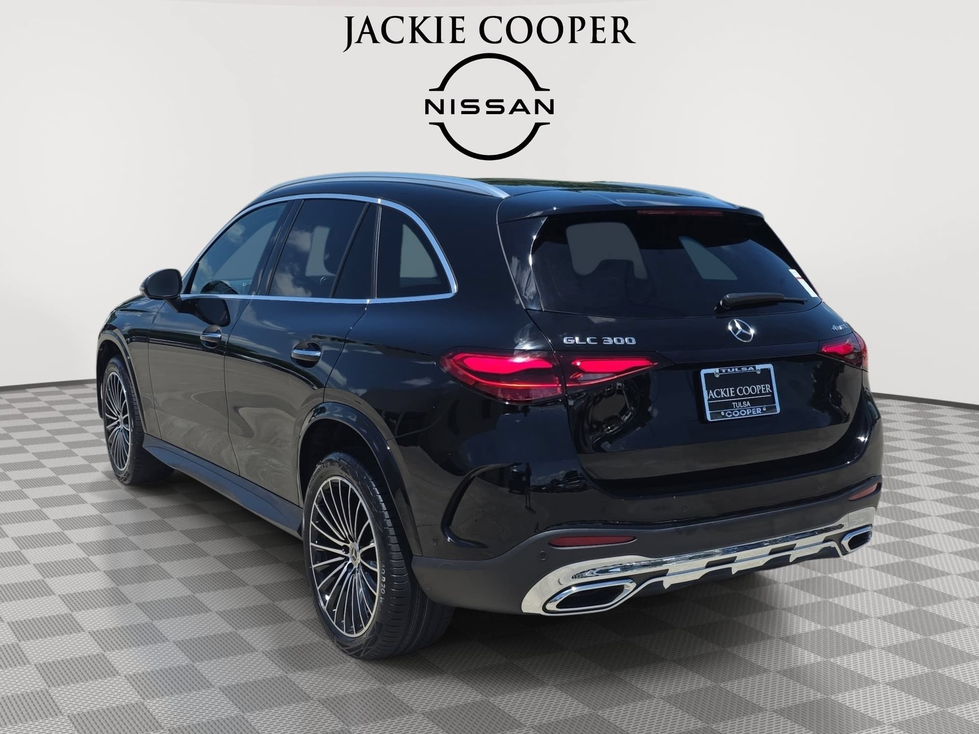 Certified 2025 Mercedes-Benz GLC 300 4MATIC image 7