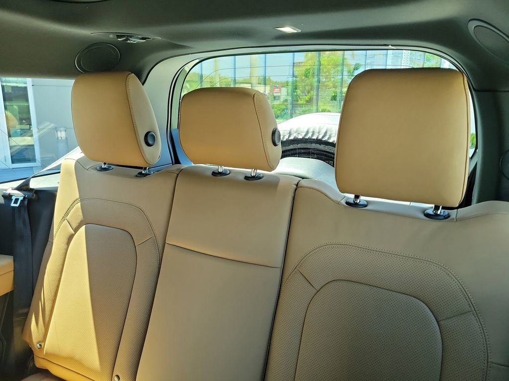 New 2026 Land Rover Defender 130 X-Dynamic SE AWD/4WD image 14