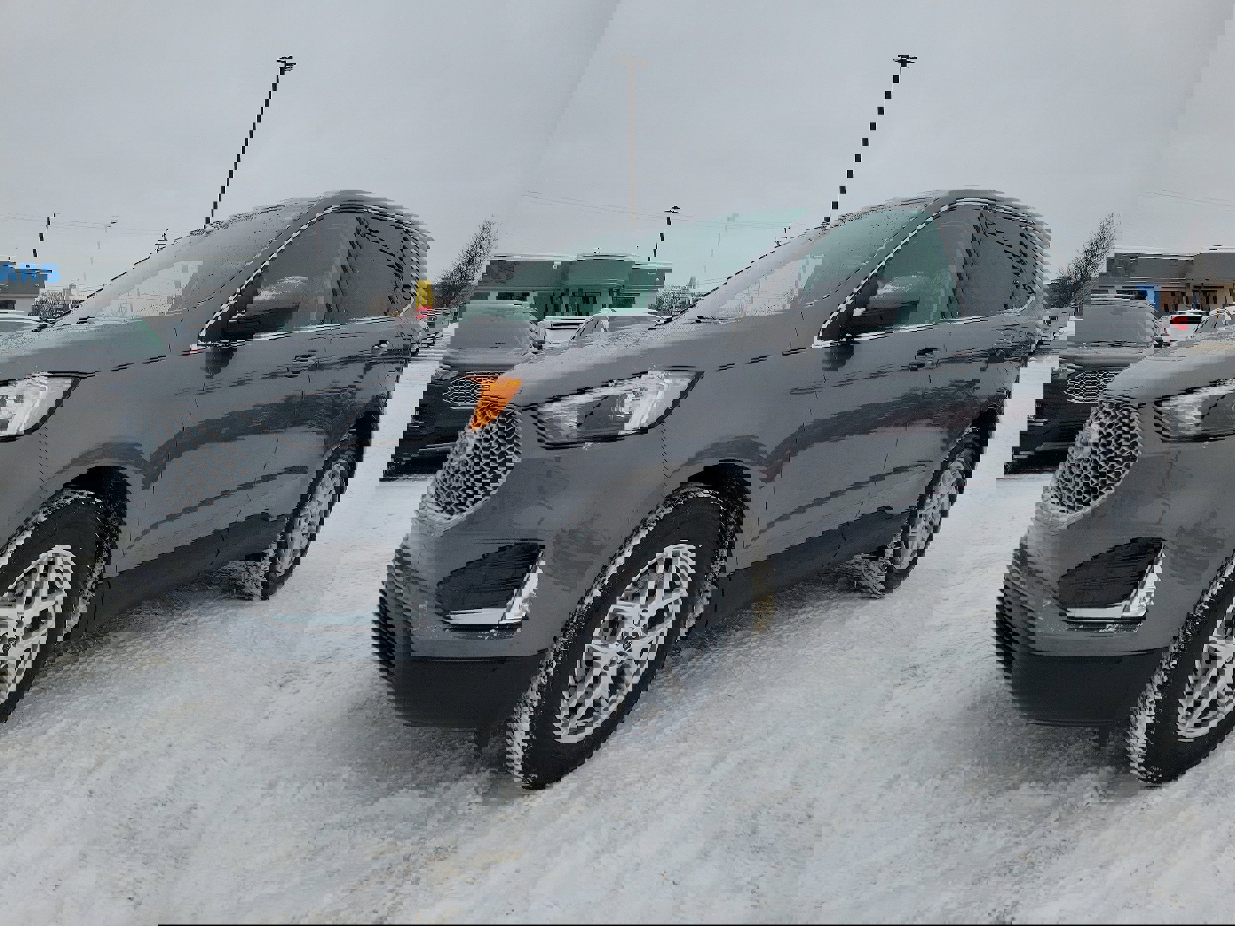 Used 2024 Ford Edge SEL w/ Convenience Package image 2