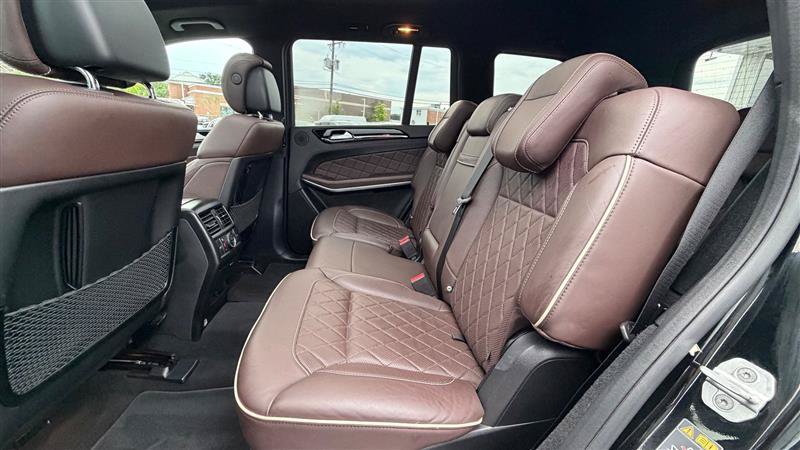 Used 2016 Mercedes-Benz GL 550 4MATIC image 46