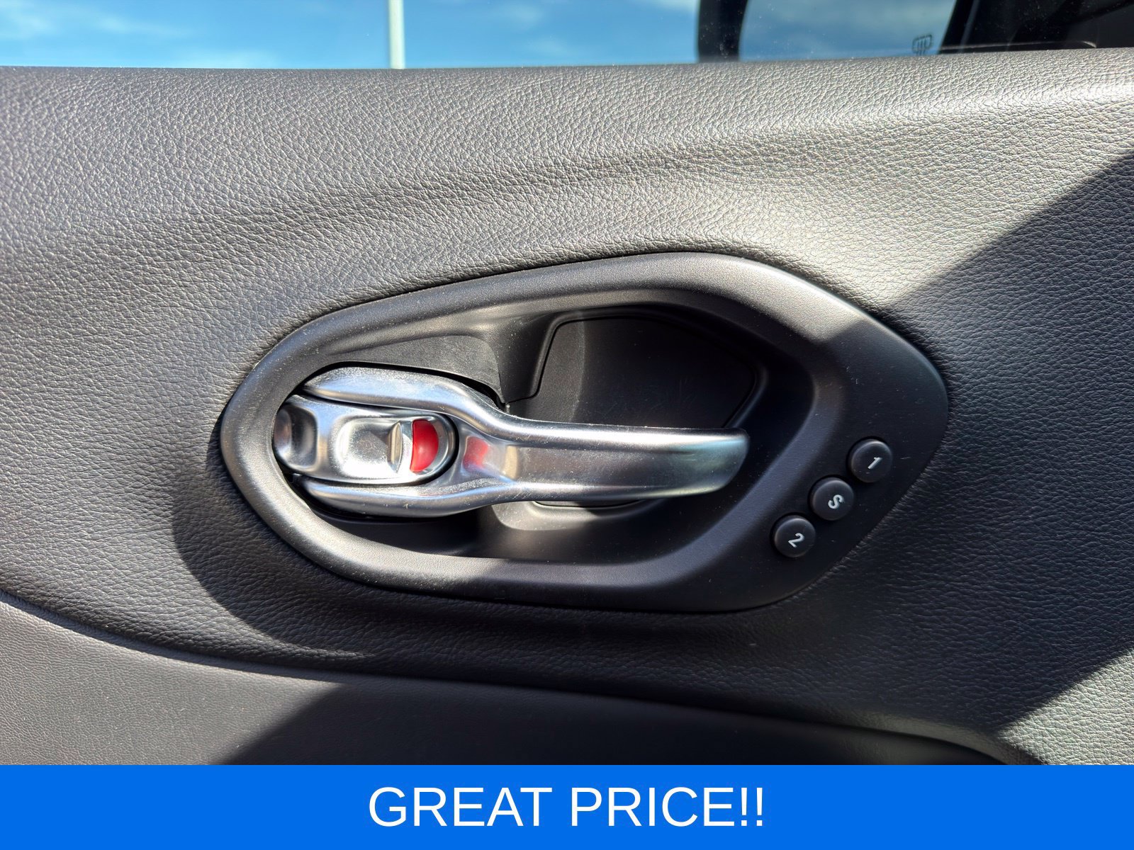 Used 2020 Jeep Cherokee Limited AWD/4WD image 14