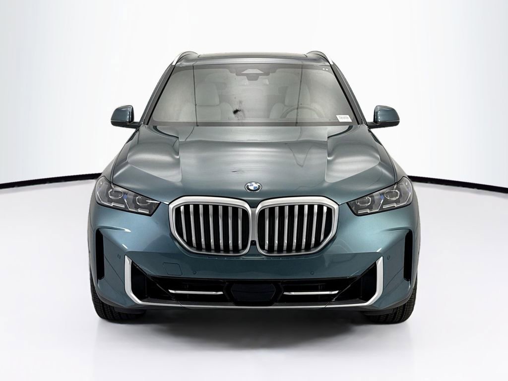 Certified 2024 BMW X5 xDrive40i w/ Premium Package AWD/4WD image 2