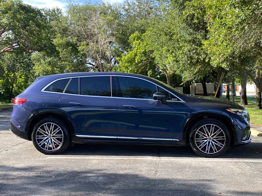 Used 2023 Mercedes-Benz EQS 450+ 4MATIC SUV w/ AMG Line Exterior Package image 10
