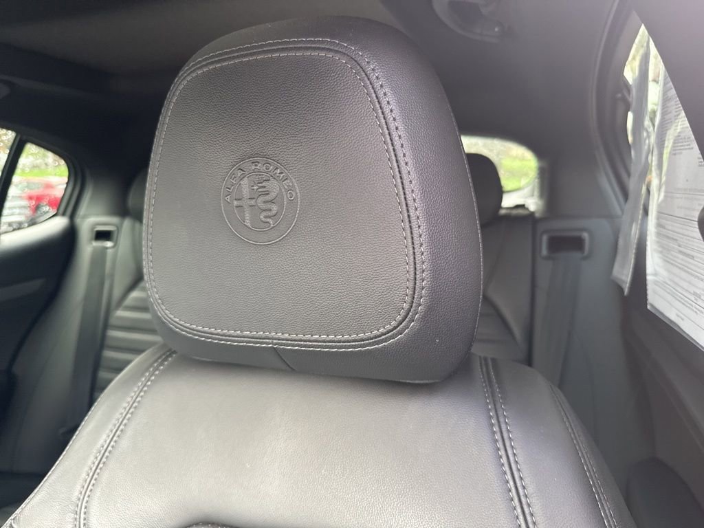 Used 2022 Alfa Romeo Stelvio Veloce image 31