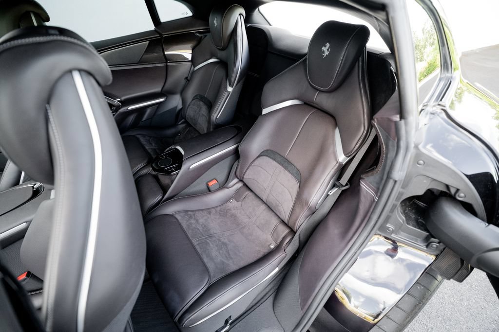 Used 2023 Ferrari Purosangue AWD/4WD image 31