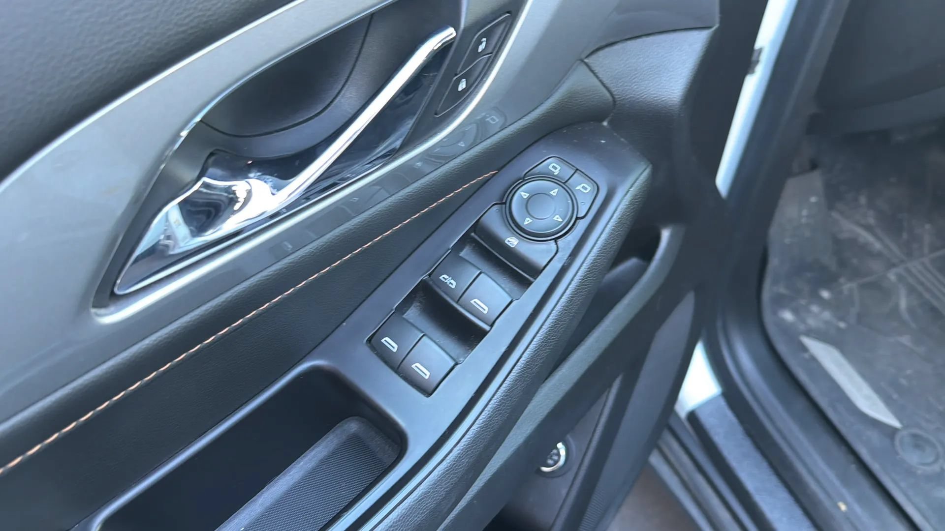 Used 2019 Chevrolet Traverse LT w/ LPO, Floor Liner Package AWD/4WD image 31