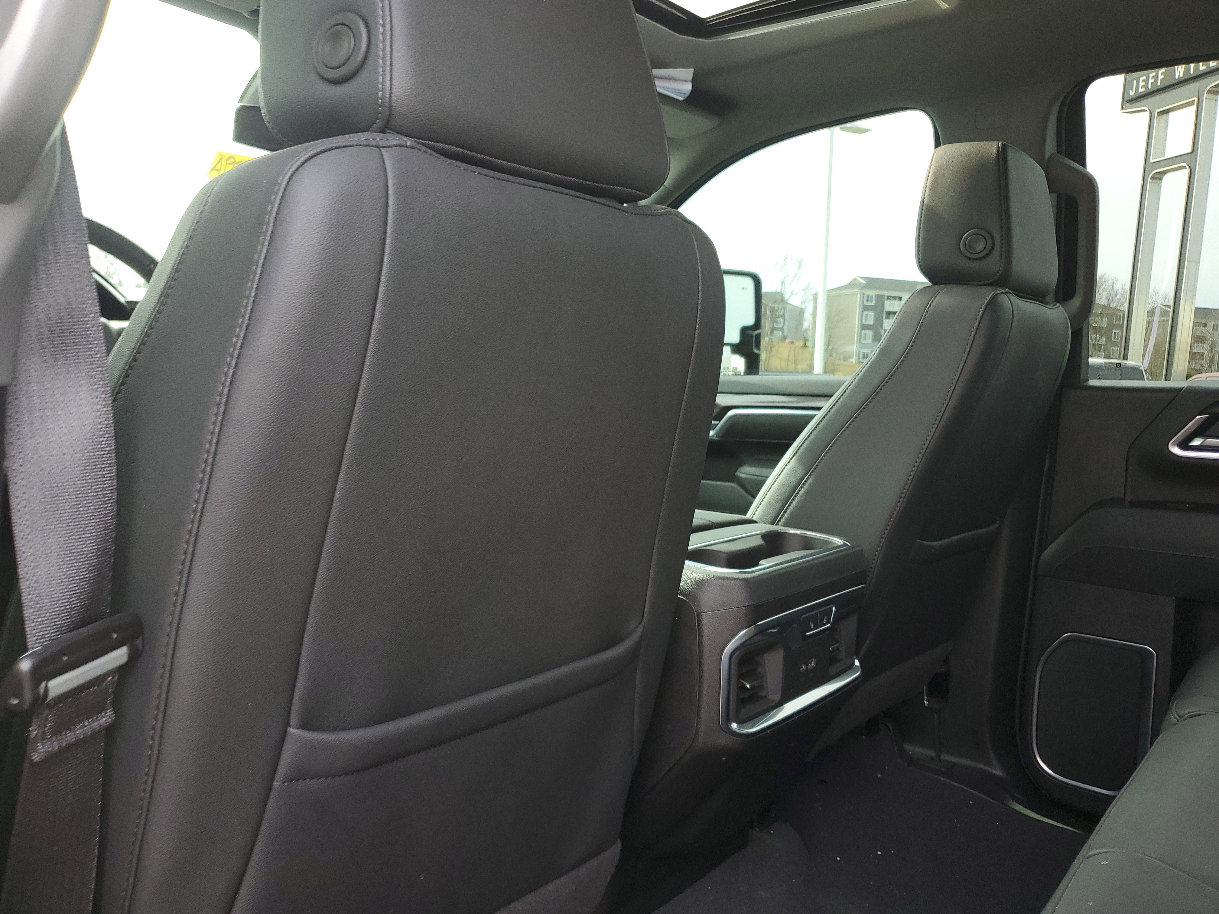 Used 2025 Chevrolet Silverado 2500 LTZ w/ LTZ Plus Package image 15