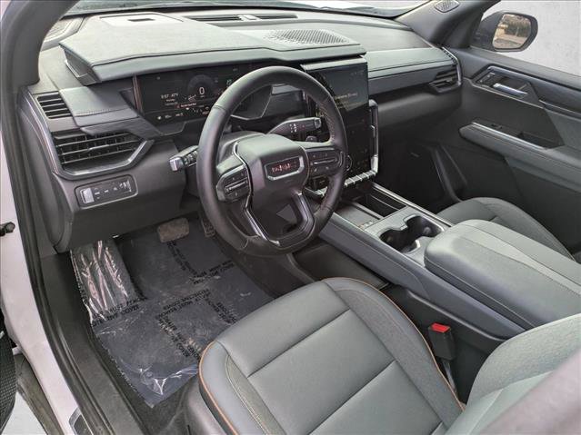 Used 2025 GMC Acadia AT4 w/ LPO, Floor Liner Package image 10