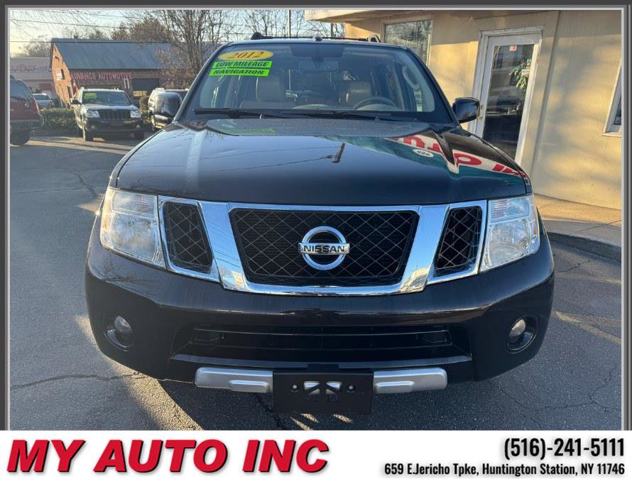 Used 2012 Nissan Pathfinder LE AWD/4WD image 2