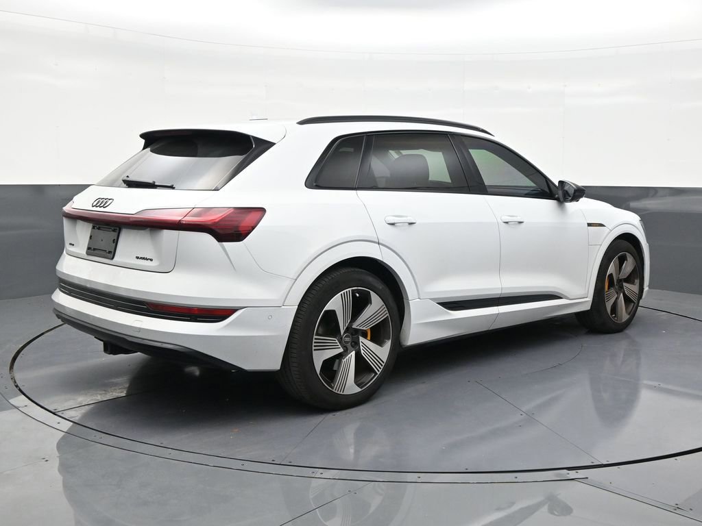 Used 2023 Audi e-tron Premium Plus w/ Premium Plus Package image 5