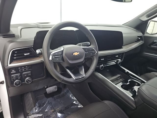 Used 2025 Chevrolet Suburban LS image 23