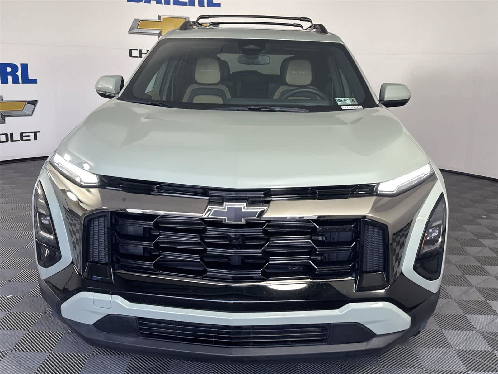 Used 2025 Chevrolet Equinox ACTIV AWD/4WD image 8