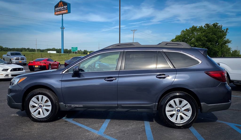 Used 2017 Subaru Outback 2.5i Premium AWD/4WD image 6