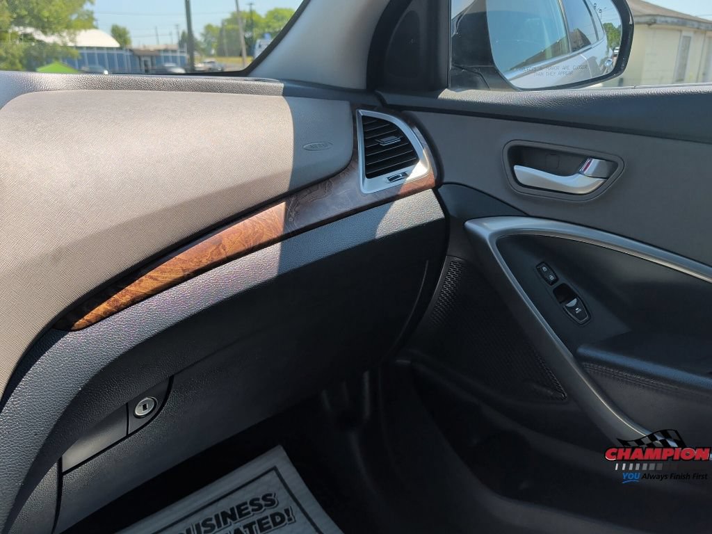 Used 2017 Hyundai Santa Fe AWD w/ SE Ultimate Tech Package 03 image 50