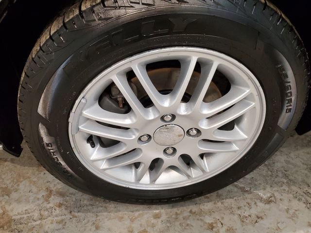 Used 2008 Ford Focus SE image 34