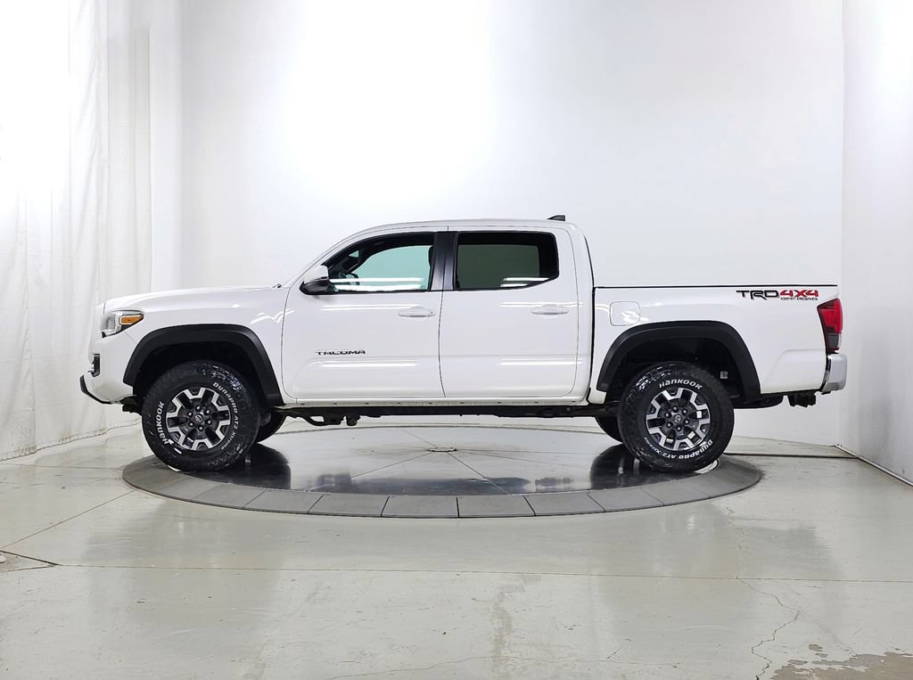 Used 2019 Toyota Tacoma TRD Off-Road AWD/4WD image 4