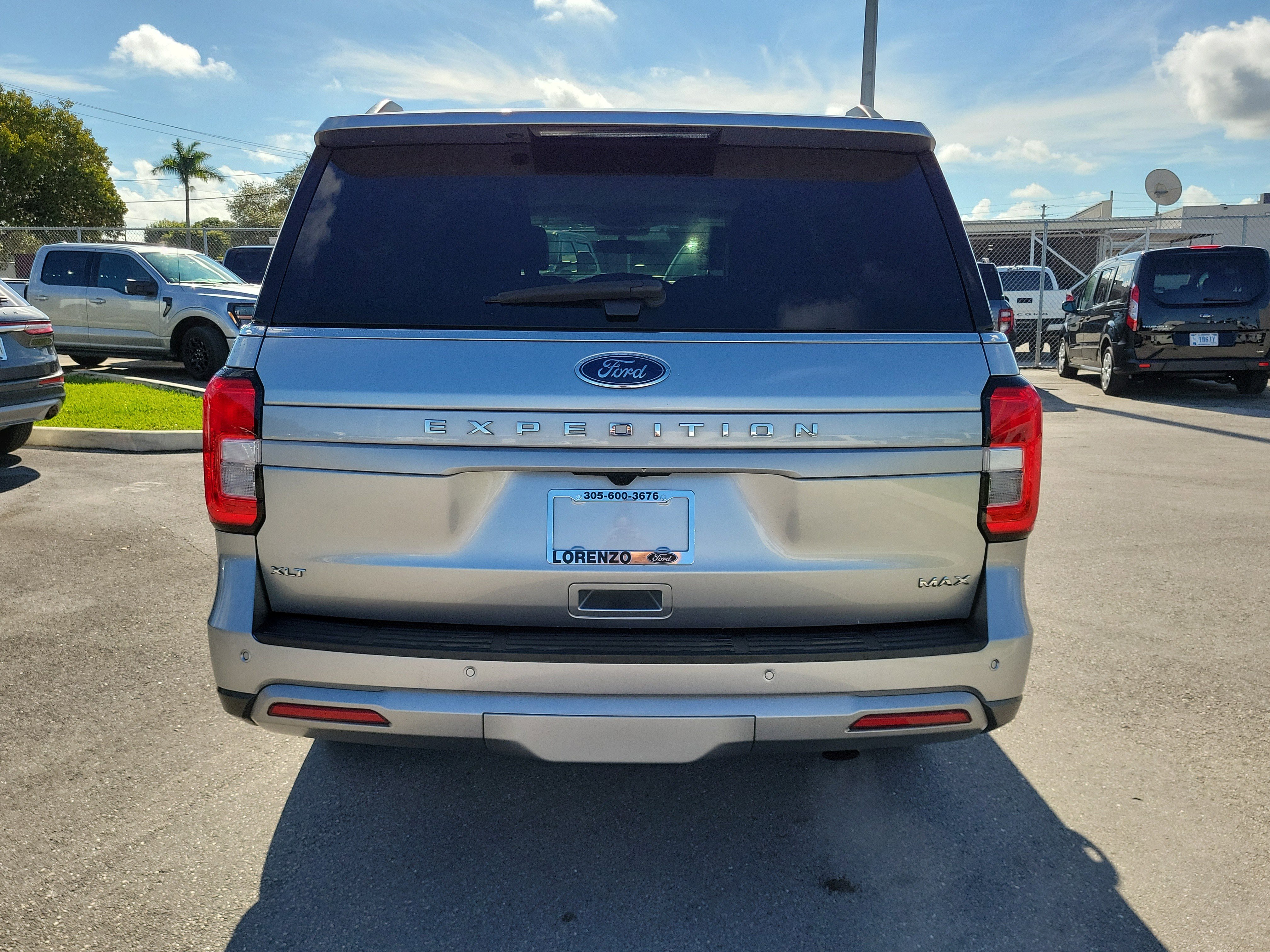 Used 2023 Ford Expedition Max XLT image 5