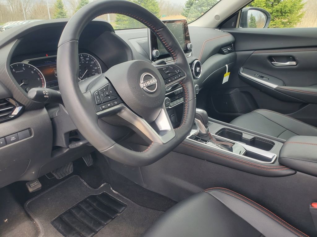 Used 2024 Nissan Sentra SR w/ SR Premium Package image 15