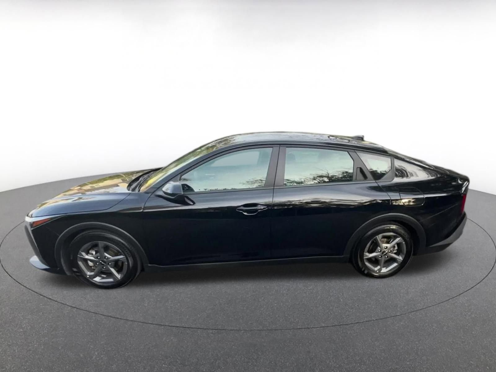 Used 2025 Kia K4 LXS image 9