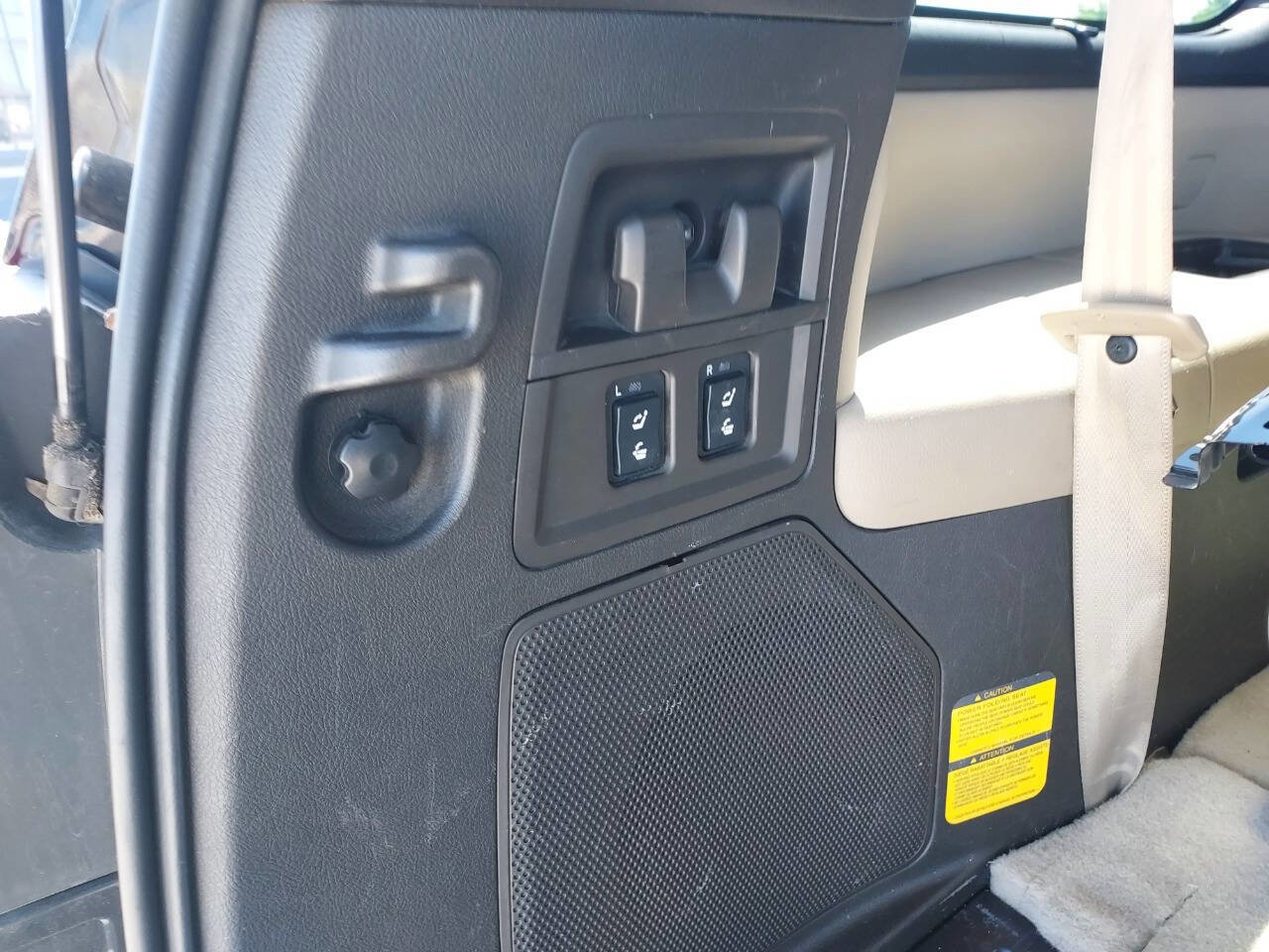 Used 2011 Toyota Sequoia Limited AWD/4WD image 17