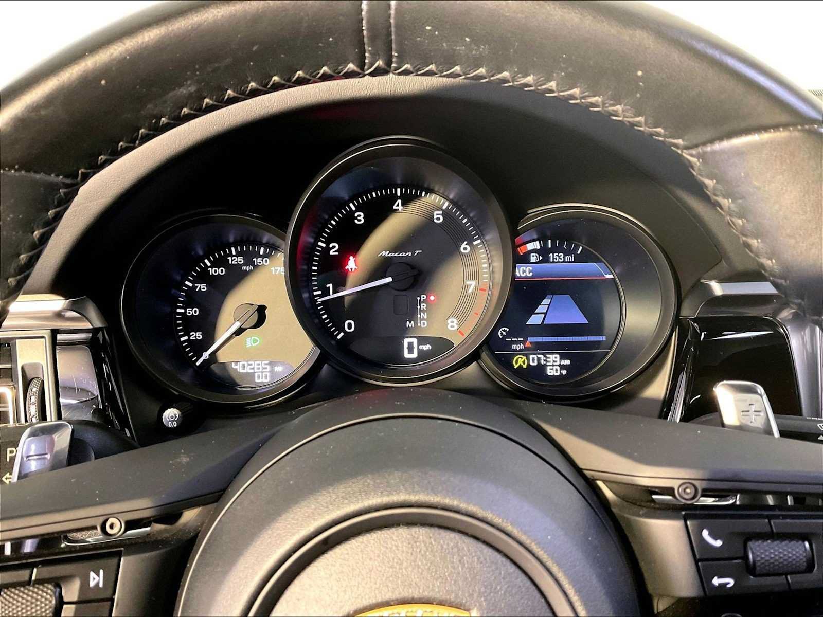 Certified 2023 Porsche Macan Turbo AWD/4WD image 29