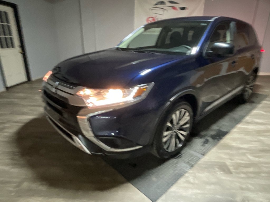 Used 2020 Mitsubishi Outlander ES FWD image 34
