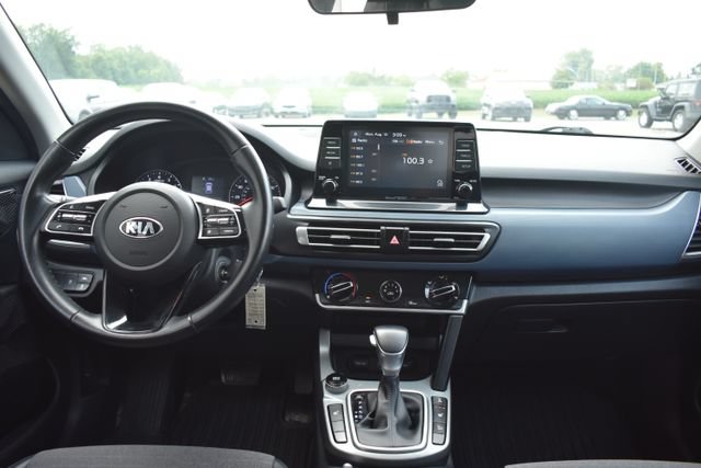 Used 2021 Kia Seltos S AWD/4WD image 29