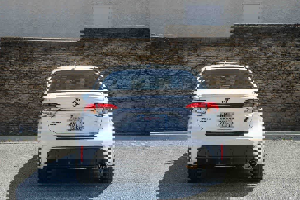 Used 2025 Toyota Corolla SE image 8