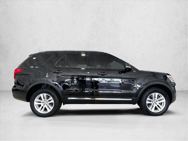 Used 2019 Ford Explorer XLT w/ Equipment Group 201A AWD/4WD image 5