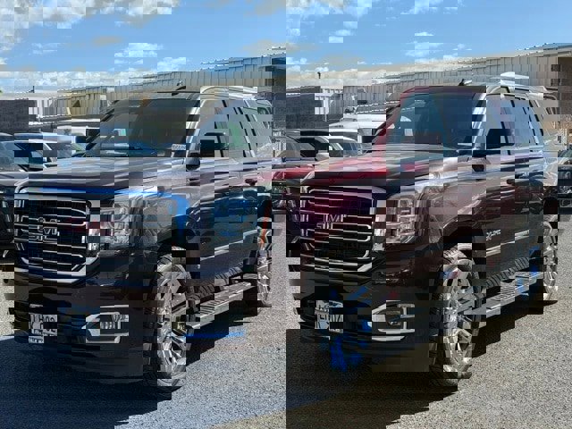 Used 2017 GMC Yukon SLT w/ Premium Edition