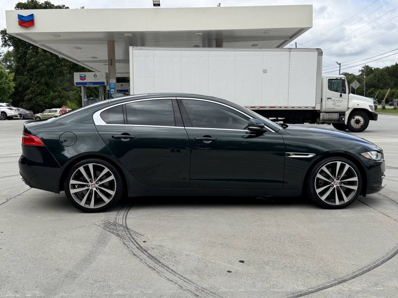 Used 2017 Jaguar XE Prestige RWD image 19